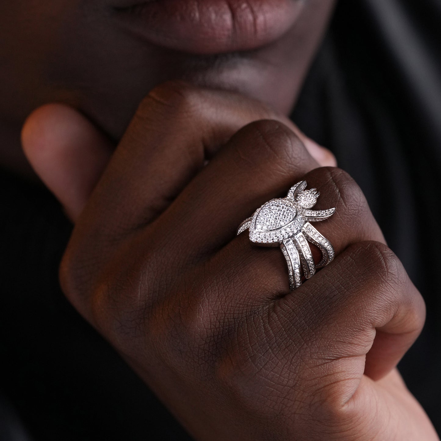 Hugging Spider Ring
