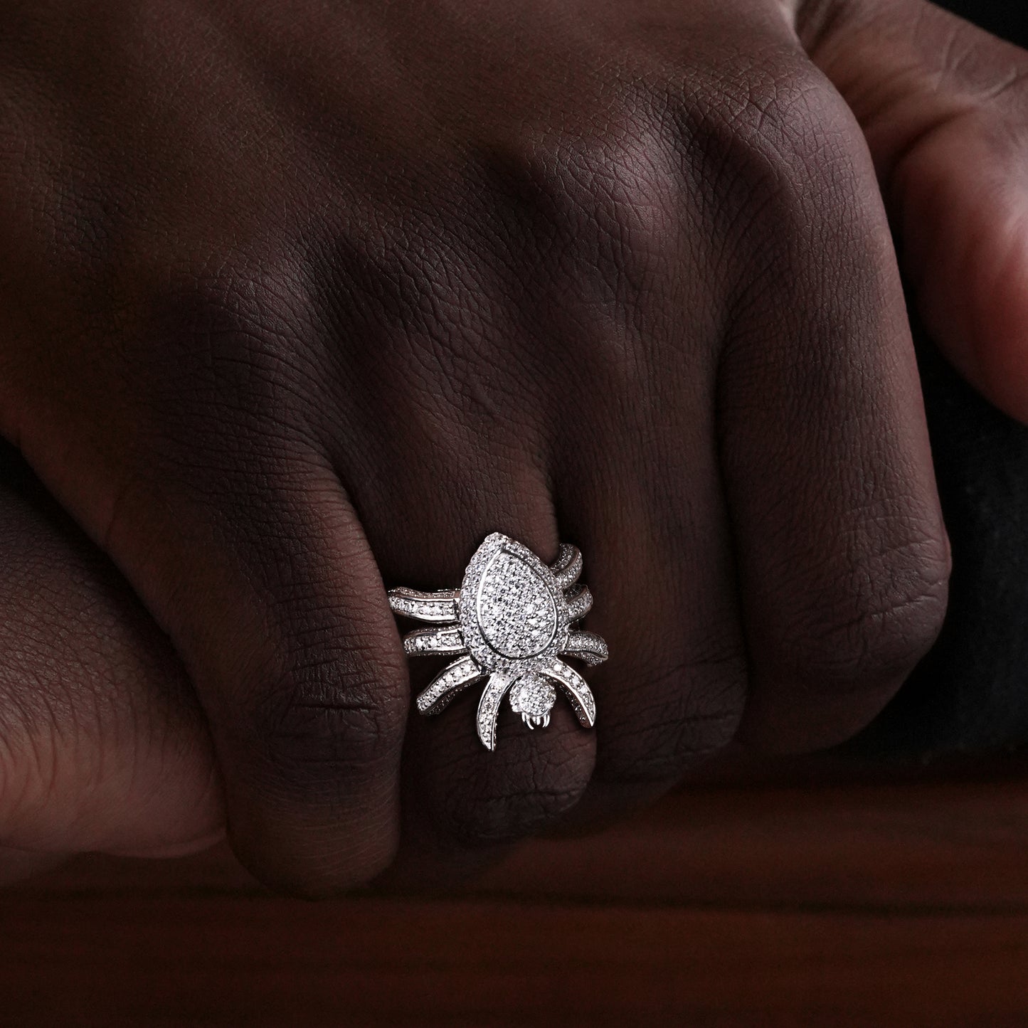 Hugging Spider Ring